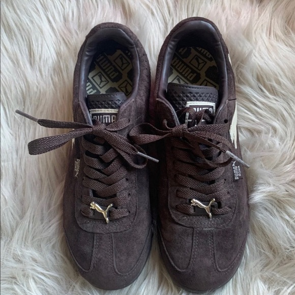 Like NEW Brown Suede Leather Puma Sneakers Sz 7.5 - Picture 2 of 6